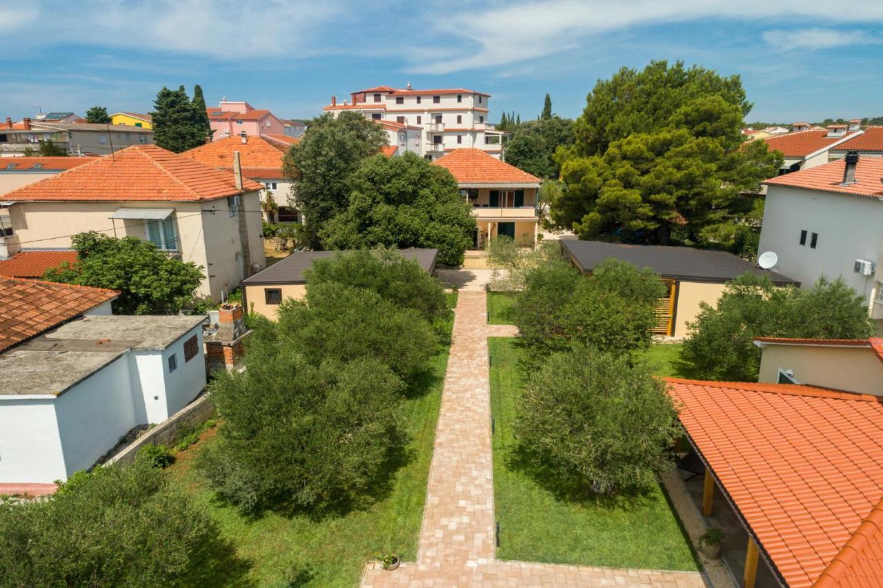 Apartmani Mara Pakostane Luaran gambar
