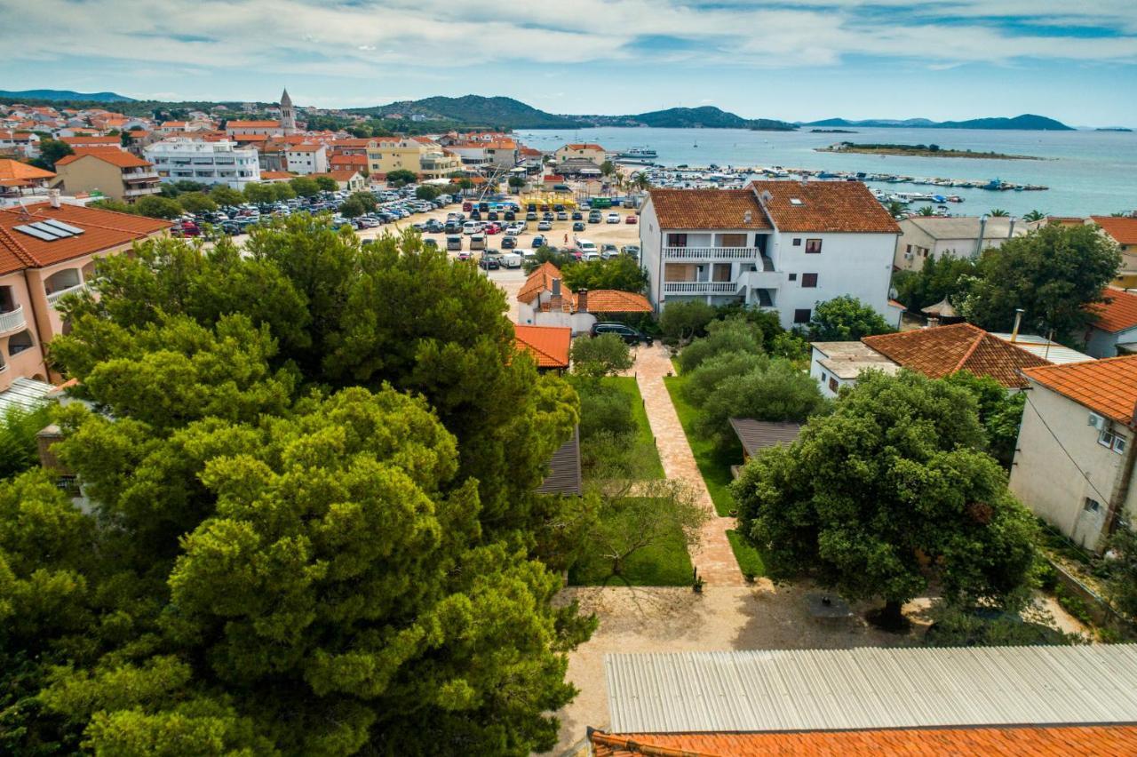 Apartmani Mara Pakostane Luaran gambar