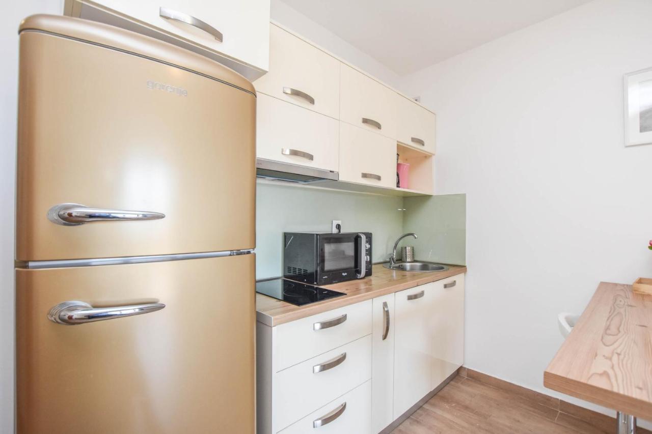 Apartmani Mara Pakostane Luaran gambar