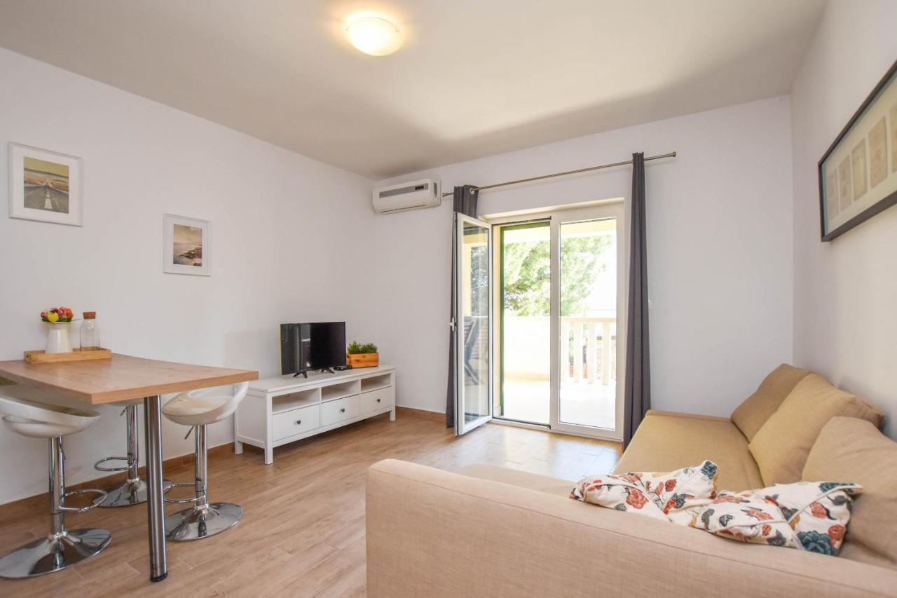 Apartmani Mara Pakostane Luaran gambar